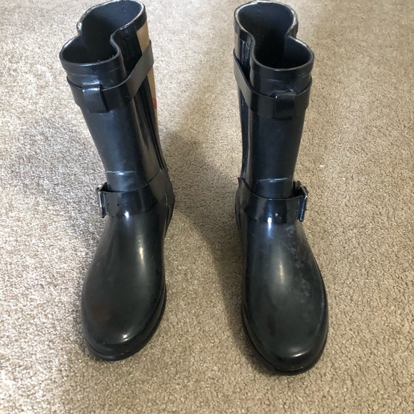 Burberry boots - Picture 3 of 4